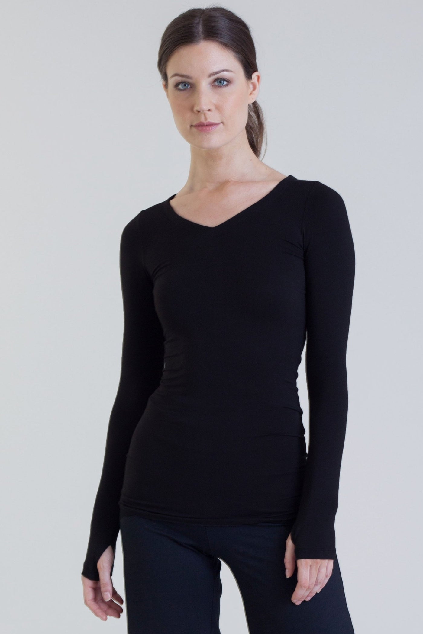 Buki Collagen long sleeve v-neck, black